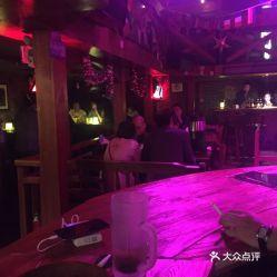 天使酒吧,都市夜生活的心灵栖息地